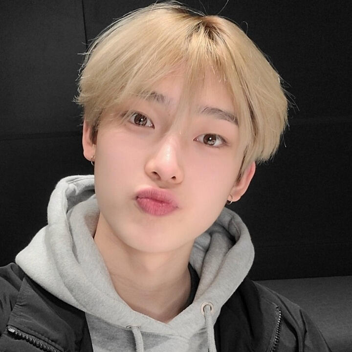 riley ∙ @sunshinnings